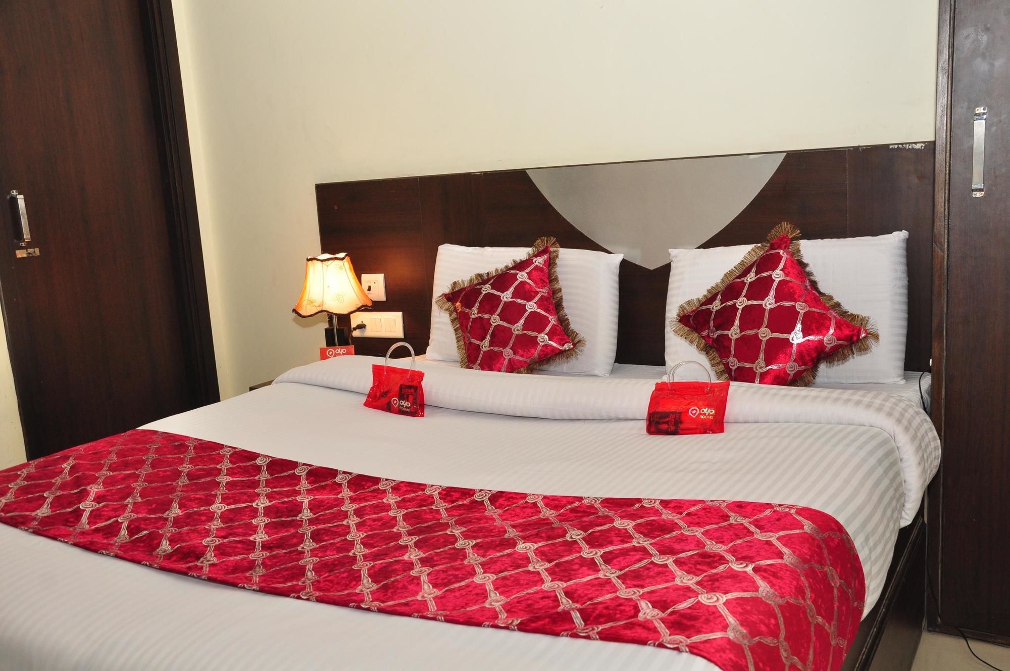 Oyo Rooms City Centre Guru Nanak Bhawan Amritsar Exterior photo