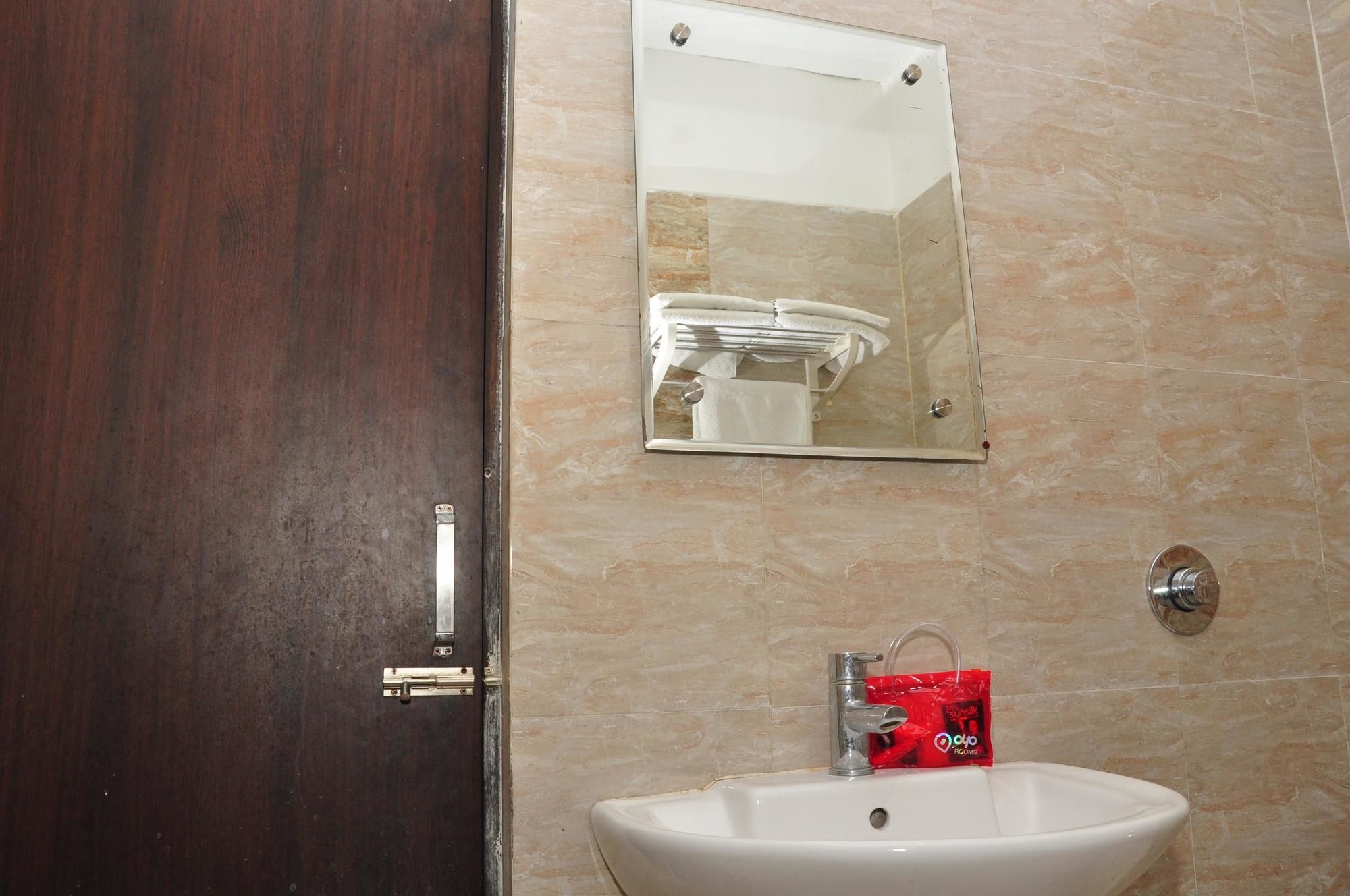 Oyo Rooms City Centre Guru Nanak Bhawan Amritsar Exterior photo